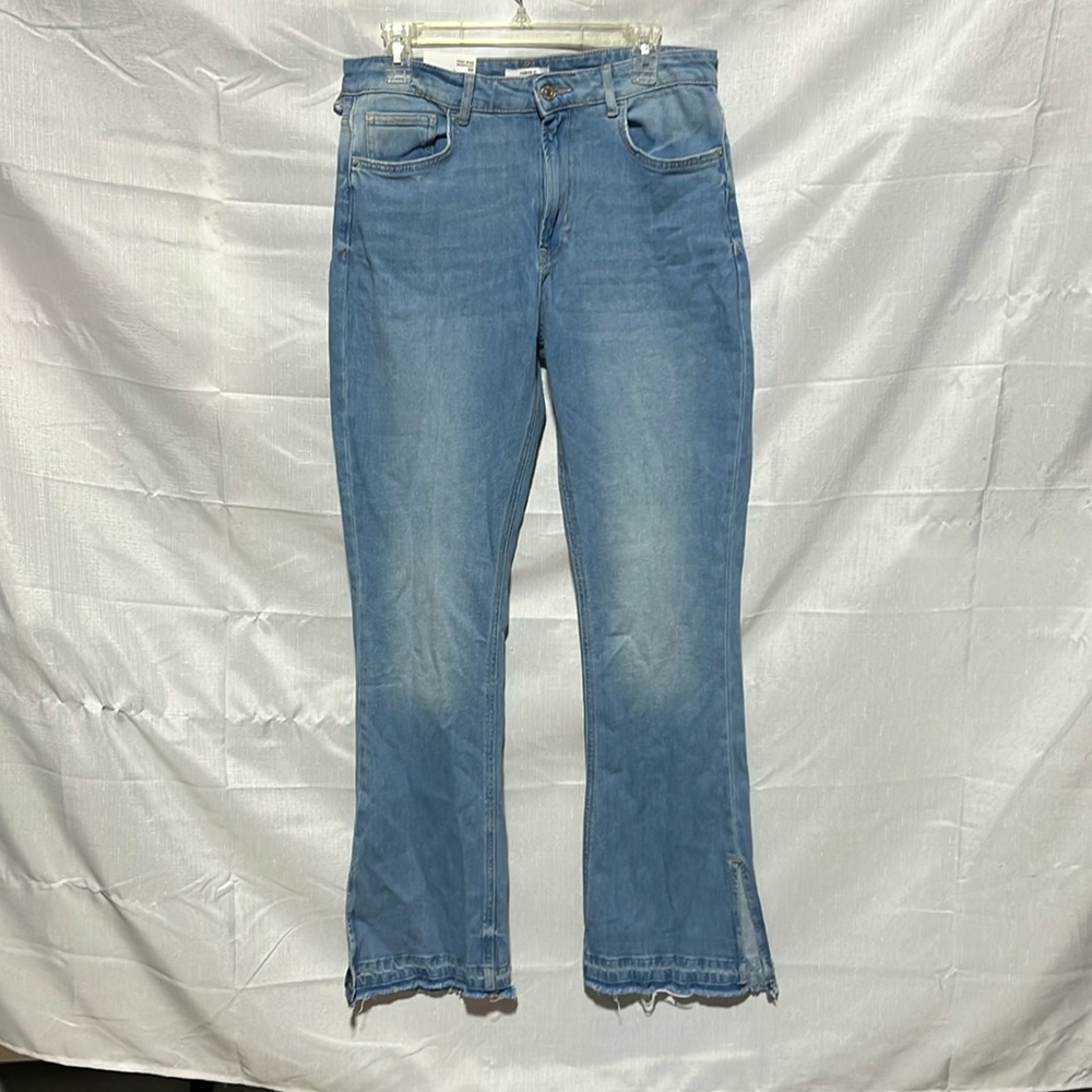 Forever 21 High Rise Bootcut Frayed Jeans NWT